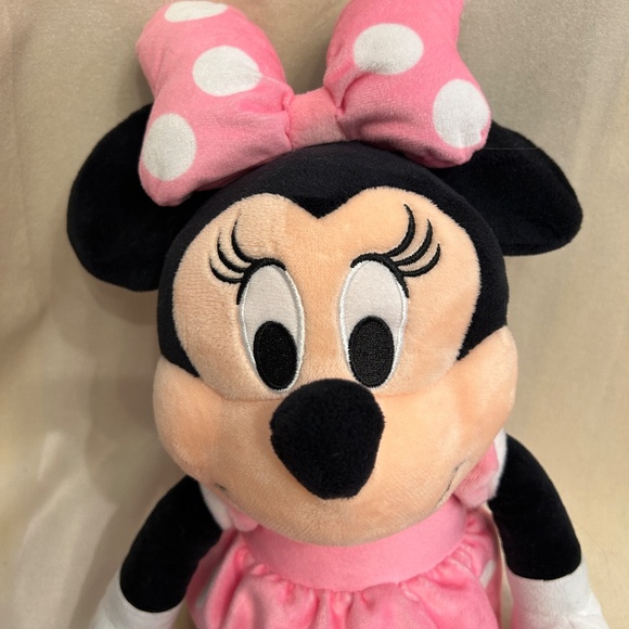 Disney 18 Inch Plush Minnie Mouse Stuffed Toy Disney Licensed - Picture 2 of 5